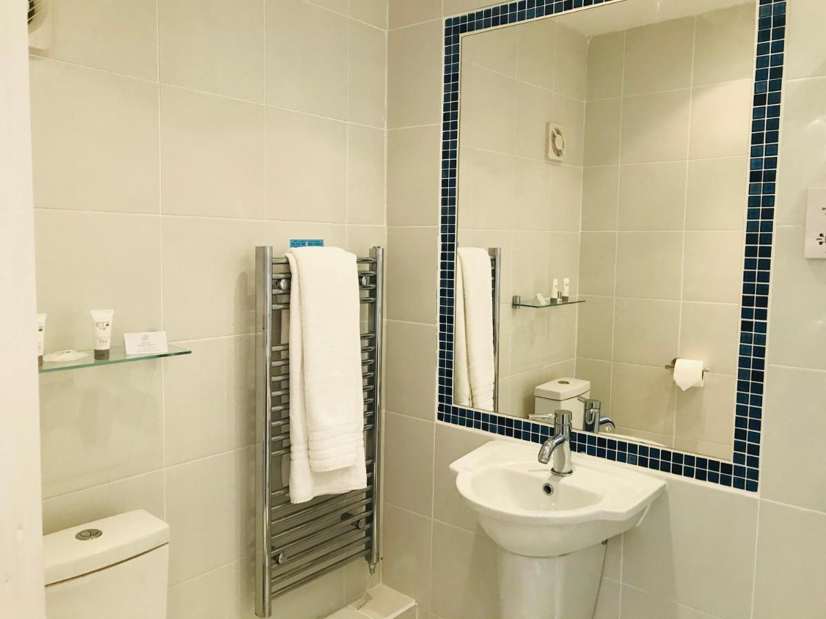 Clarence Court Hotel Cheltenham Eksteriør billede