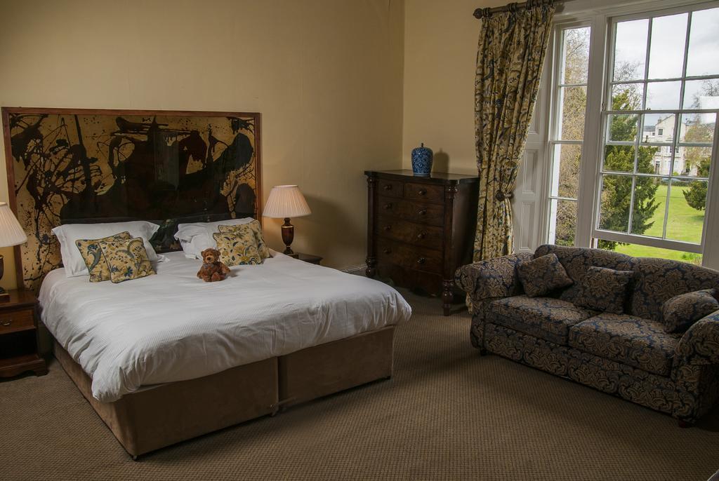 Clarence Court Hotel Cheltenham Eksteriør billede