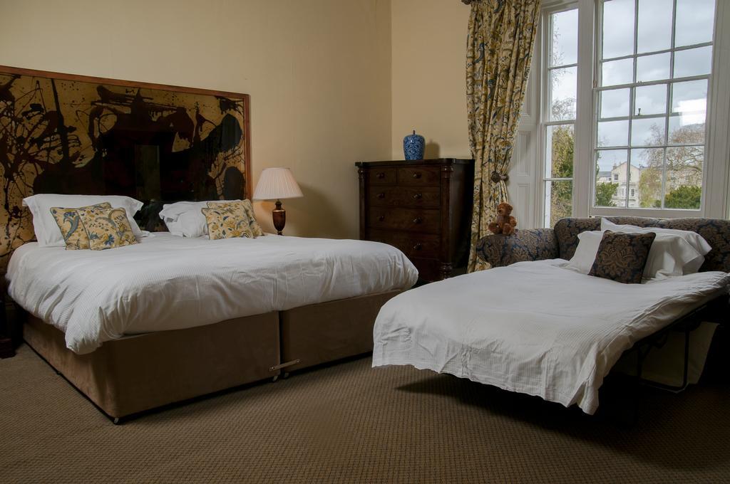 Clarence Court Hotel Cheltenham Eksteriør billede