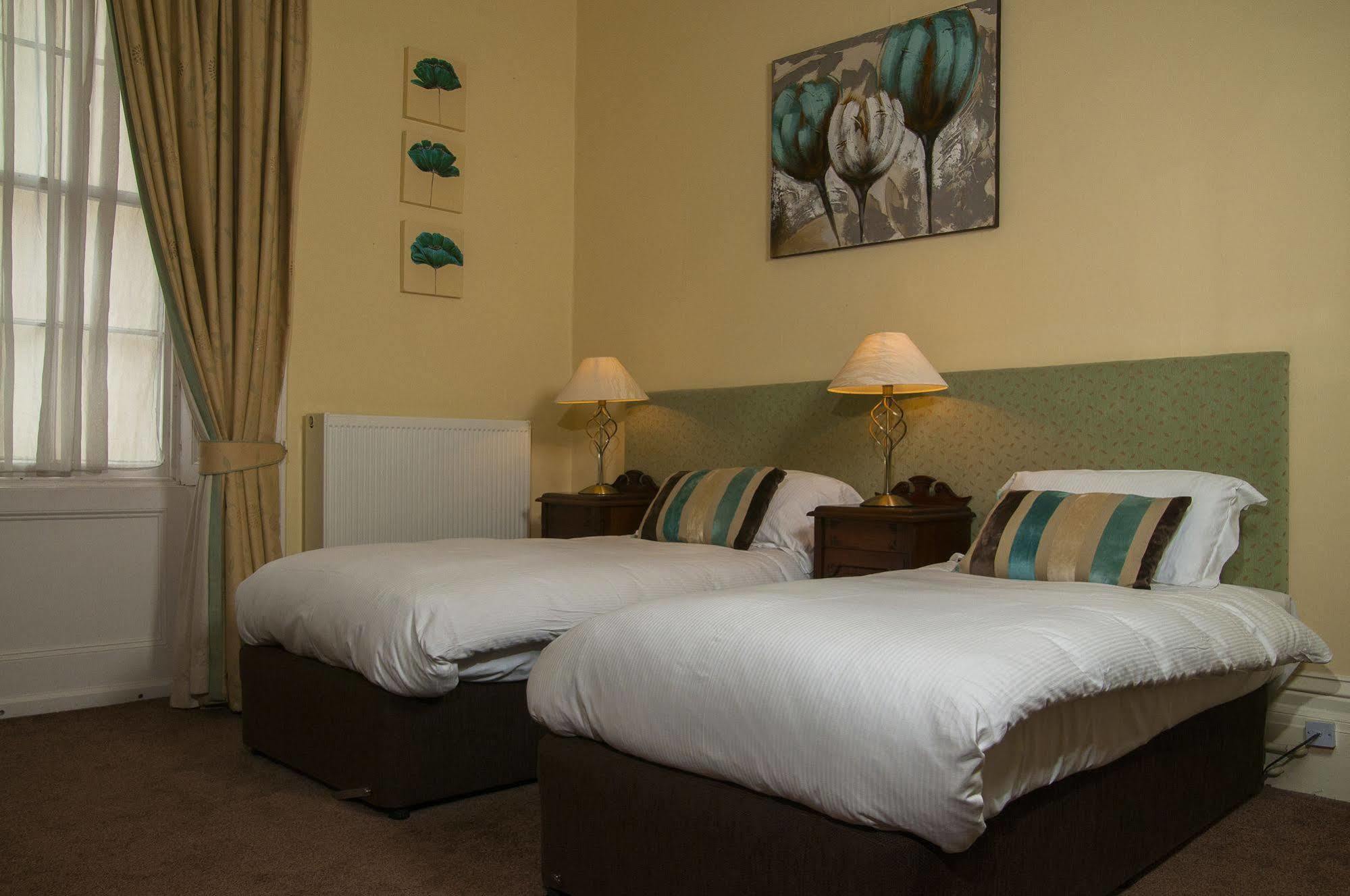 Clarence Court Hotel Cheltenham Eksteriør billede