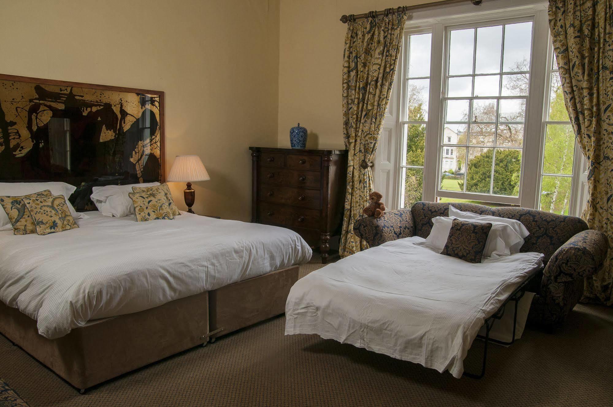 Clarence Court Hotel Cheltenham Eksteriør billede